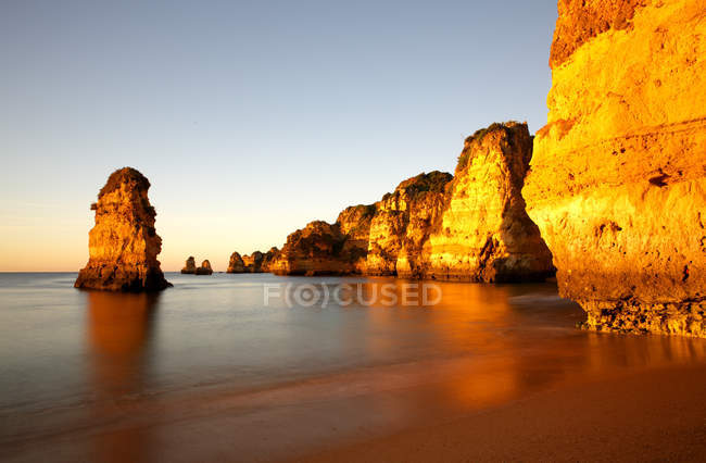 Formações rochosas na costa atlântica — Fotografia de Stock