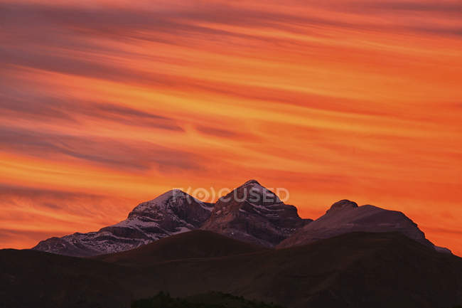 Spagna, Parco Nazionale dell'Ordesa, massiccio del Monte Perdido al tramonto — Foto stock