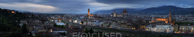 Italia, Florencia, Vista panorámica de la ciudad - foto de stock