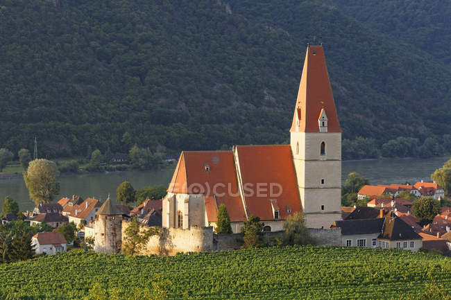 Austria, Lower Austria, Waldviertel, Weissenkirchen in der Wachau, Fortified Church Mariae Himmelfahrt — Stock Photo