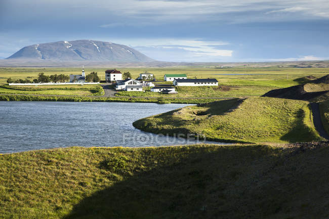 Islanda, Skutustadir, Myvatn, Krafla-zona vulcanica, pseudocrater durante il giorno — Foto stock