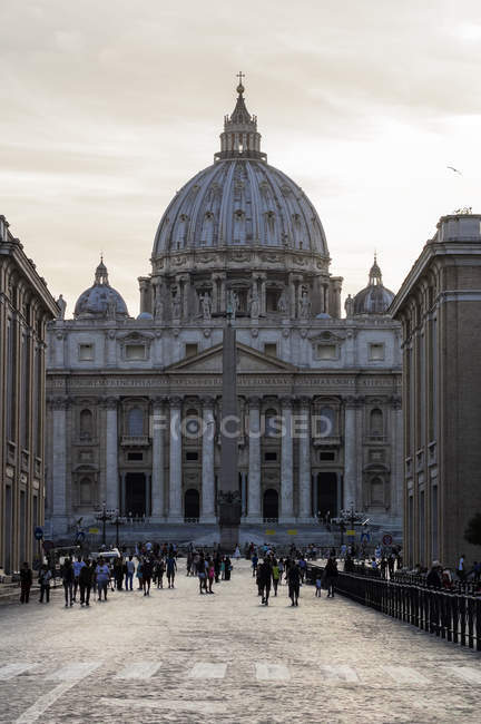 Italy, Rome, view to St. Peter's Basilica — Stock Photo