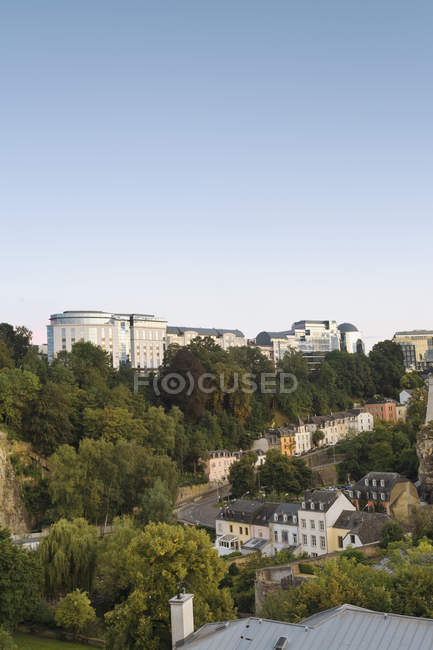 Luxembourg, Luxembourg City, View on the city district Grund and the Boulevard d'Avranches, evening light — Stock Photo