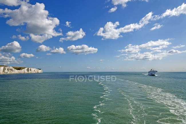United Kingdom, England, Kent, Dover, English Channel, Channel ferry over water under clouds — Stock Photo