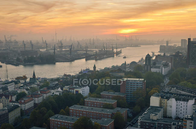 Германия, Гамбург, Гамбург на закате — стоковое фото