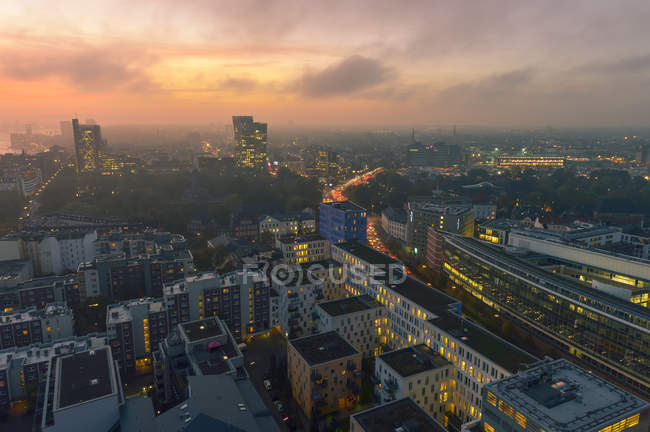 Вид на закат Гамбурга, Германия — стоковое фото