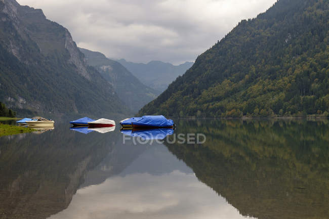 Svizzera, Cantone di Glarus, Valle del Kloen, Lago Kloentalersee — Foto stock