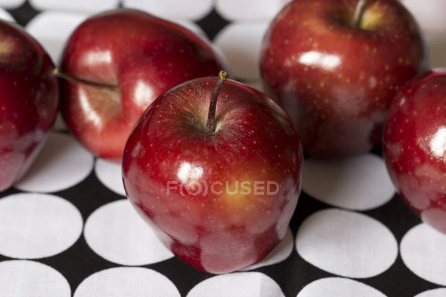 Fresh Red apples — Stock Photo