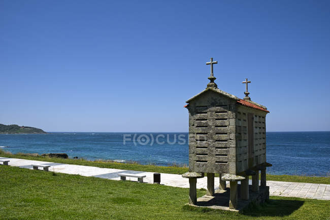 Espanha, Galiza, Porto do Son, armazenamento tradicional para a cultura — Fotografia de Stock