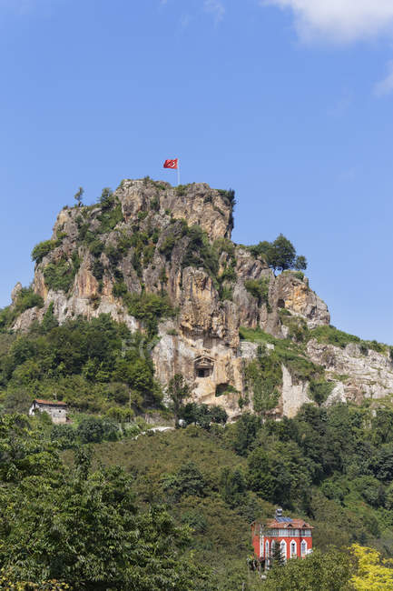 Turkey, Black Sea Region, Province Ordu, Uenye, Uenye Castle on hill — Stock Photo