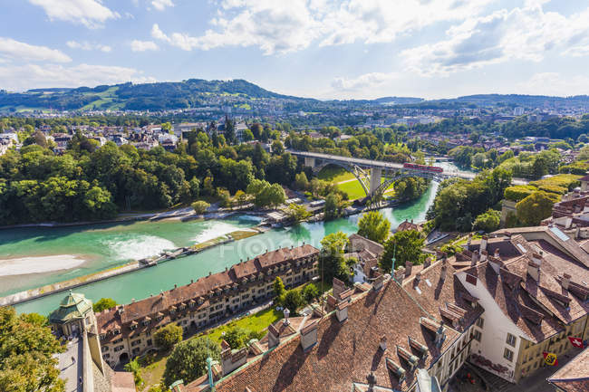 Schweiz, bern, Altstadt, Stadtbild mit Fluss aare — Stockfoto