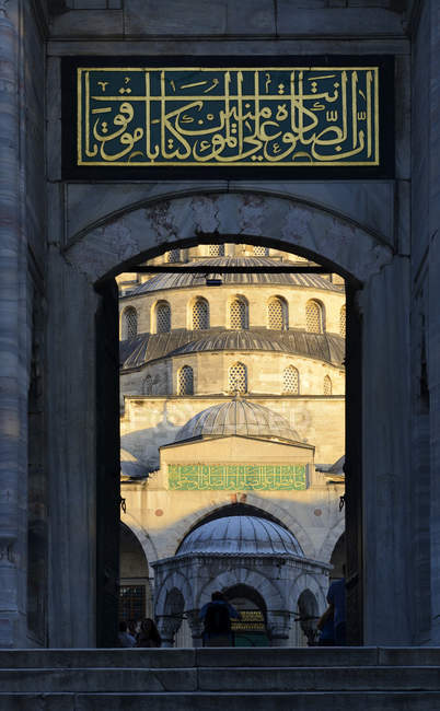 Турция, Стамбул, вход в Голубую мечеть — стоковое фото