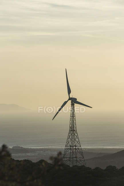 Spagna, Andalusia, Tarifa, Ruota del vento alla luce della sera — Foto stock