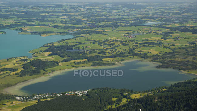 Германия, Бавария, Швабия, Восточная Альгеу, Вид на озеро Банни — стоковое фото