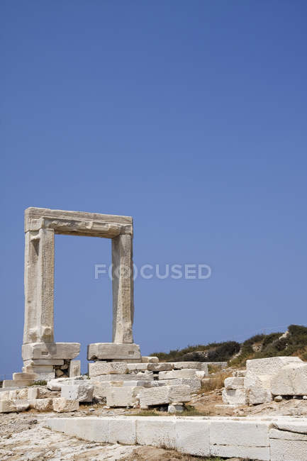 Greece, Cyclades, Naxos, Gate to the temple of Apollo — Stock Photo