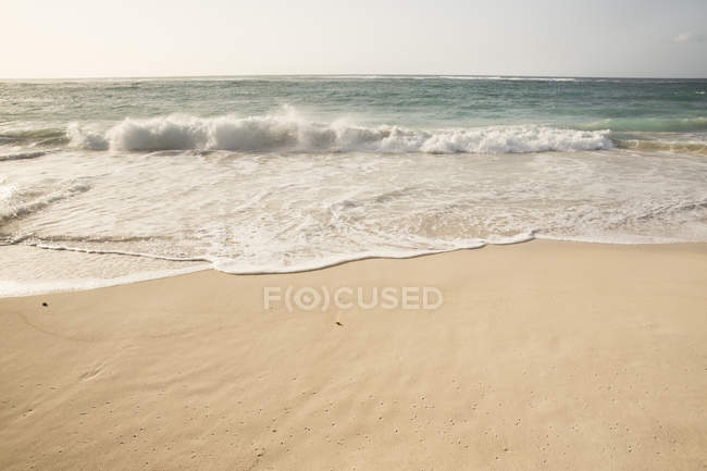 Caraïbes, Barbade, Silver Sands plage pendant la journée — Photo de stock