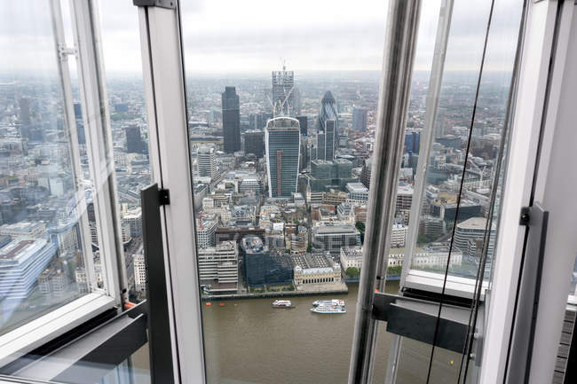 Great Britain, Endland, London, Southwark, City of London, View from The Shard to Themse river and financial district — Stock Photo