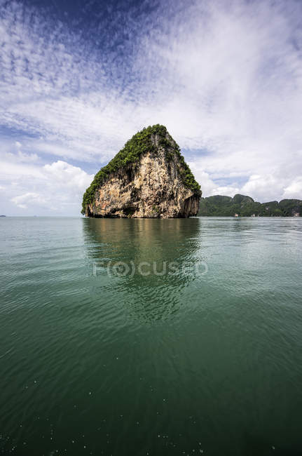Thailand, ko yao noi, laem sak, Felsformation im andamanischen Meer — Stockfoto