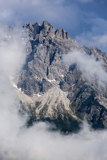 Austria, Alte Alpi Allgaeu, Piccolo Widderstein nella nebbia durante il giorno — Foto stock