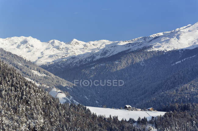 Zwickenberg perto de OberDraburg, vale do Drau, montanhas Kreuzeck, Caríntia, Áustria — Fotografia de Stock