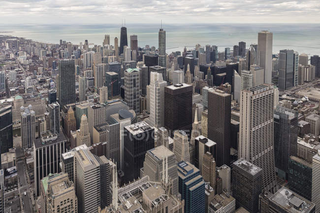 USA, Illinois, Chicago, Vista dalla Willis Tower verso il lago Michigan — Foto stock