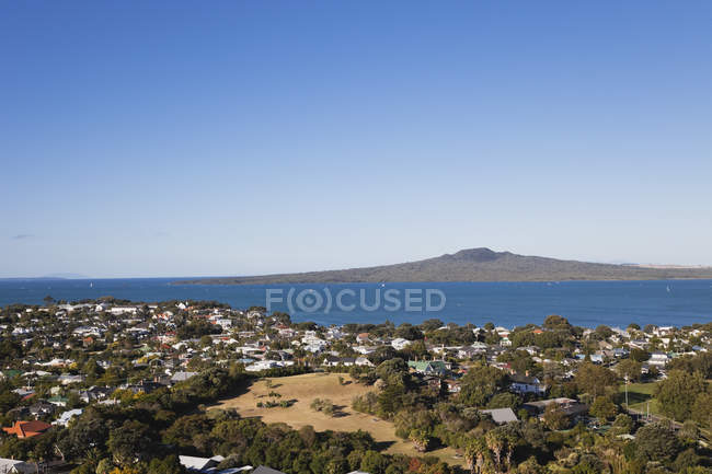 Nuova Zelanda, Auckland, Veduta dell'isola di Rangitoto durante il giorno — Foto stock