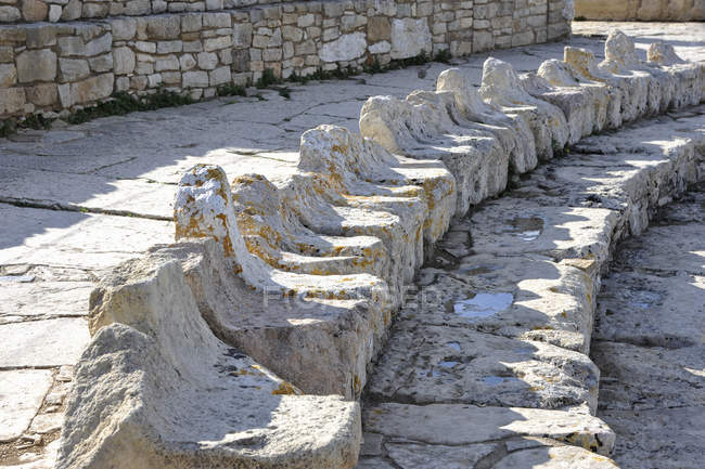 Italy, Sicily, Segesta, stony seats of ancient Greek amphitheatre — Stock Photo