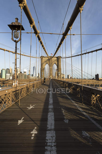 USA, New York City, Manhattan, Brooklyn Bridge, footbridge in the morning — Stock Photo
