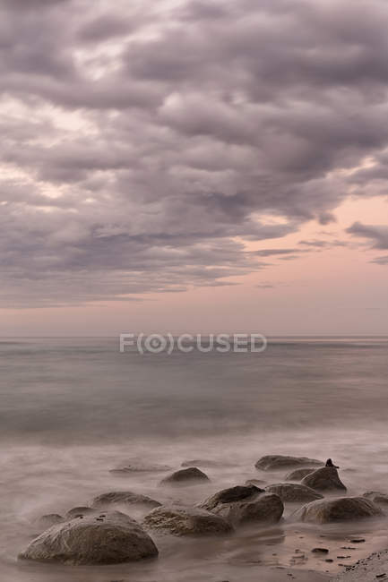 Nouvelle-Zélande, Île du Sud, Tasman, Kahurangi Point crépuscule à la plage — Photo de stock