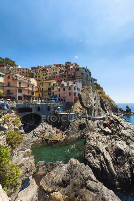Itália, Ligúria, La Spezia, Cinque Terre, Manarola, vista para a aldeia — Fotografia de Stock