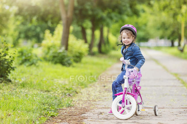 girl bike with training wheels
