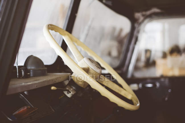 Germania, cabina di guida di un vecchio camion — Foto stock