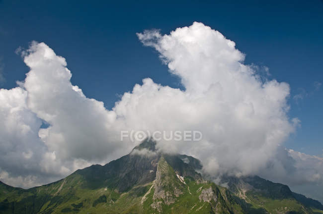 Alemanha, Baviera, Allgaeu, Allgaeu Alps, zona oriental de Hoefats durante o dia — Fotografia de Stock