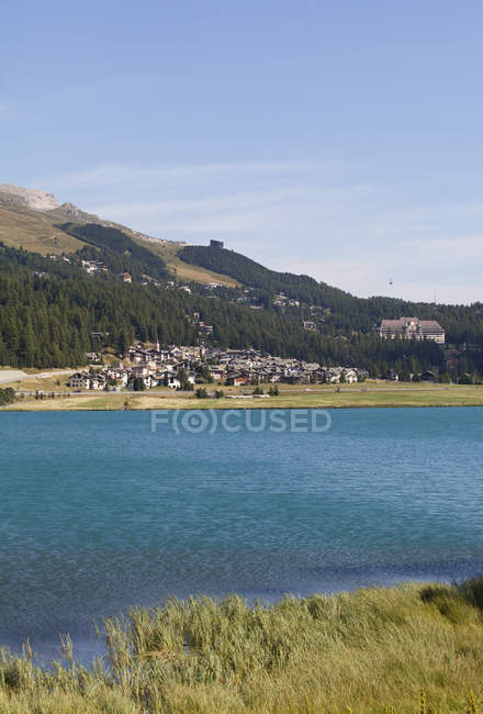 Suíça, Upper Engadin, Vista do Lago Champfer — Fotografia de Stock