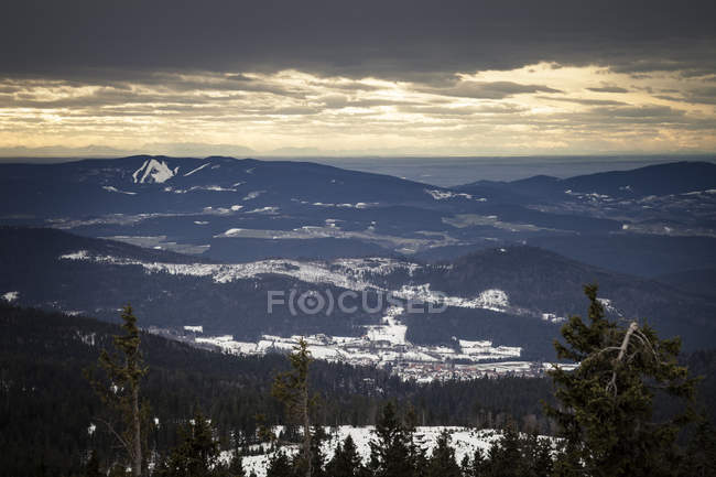 Allemagne, Bavière, Vue de Grosser Arber au-dessus de la forêt bavaroise — Photo de stock