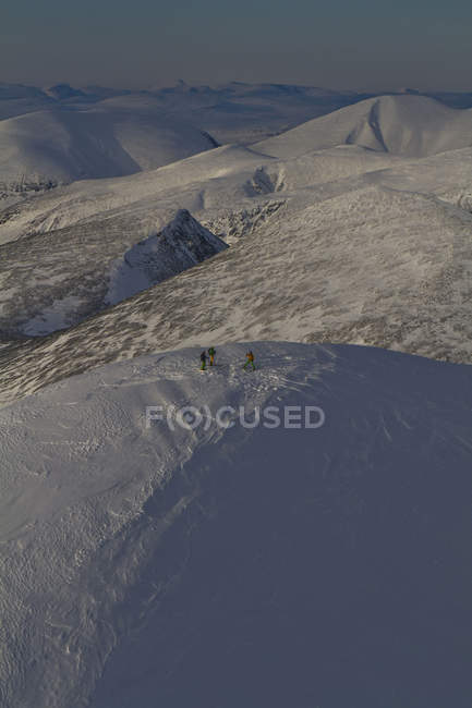 Sweden, Skier standing on polar peak — Stock Photo