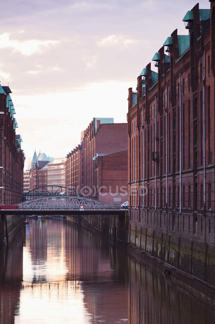 Deutschland, Hamburg, alte Lagerhallen in der Speicherstadt — Stockfoto