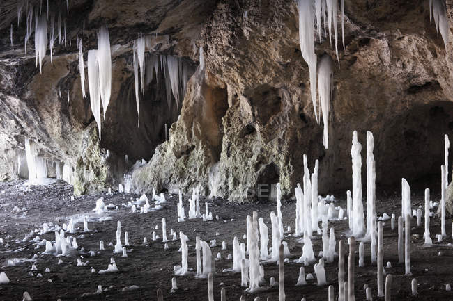 Allemagne, Bavière, Franconie, glaces dans la grotte — Photo de stock