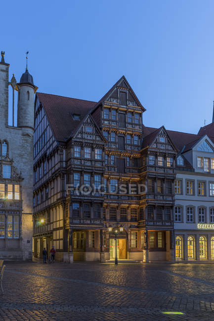Німеччина, Лоу Саксонії, Гільдесгаймі, фасадні Wedekind будинок на ніч — стокове фото