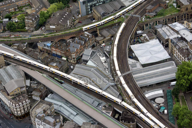 Велика Британія, Endland, Лондон, Лондонське око, вид з черепок до залізничних трикутник біля боро ринку — стокове фото