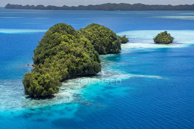 Micronesia, Palau, piccole isole nell'oceano — Foto stock
