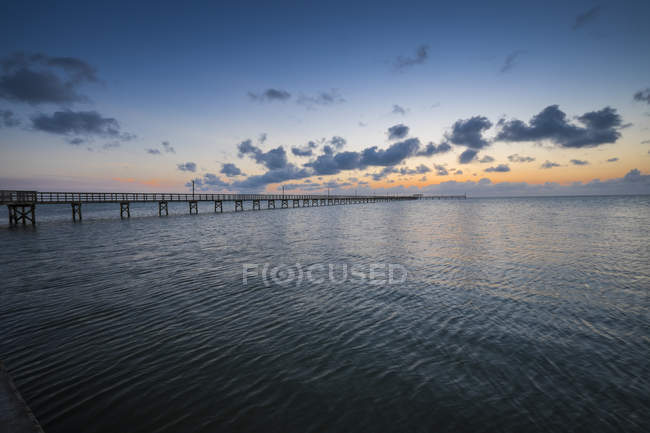 USA, Texas, Rockport-Fulton, Fischersteg vor Sonnenaufgang — Stockfoto