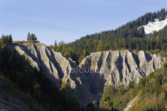 Austria, Vorarlberg, Veduta di Schesatobel a Burserberg durante il giorno — Foto stock