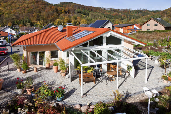 Germany, Rhineland Palatinate. Construction of glass canopy — Stock Photo