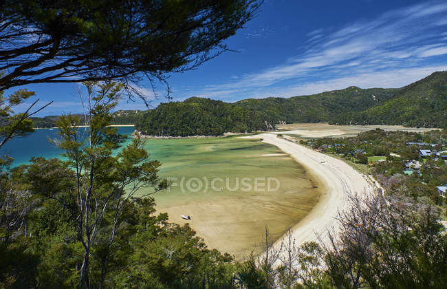 Nova Zelândia, Ilha do Sul, Parque Nacional Abel Tasman, praia e mar — Fotografia de Stock