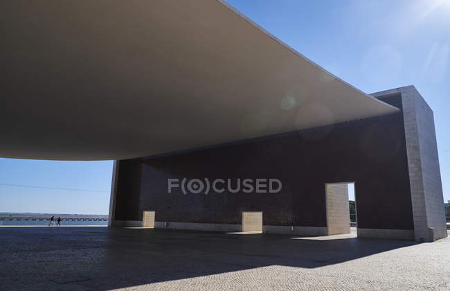 Portugal, Lisboa, Parque das Nacoes, arquitectura moderna - foto de stock