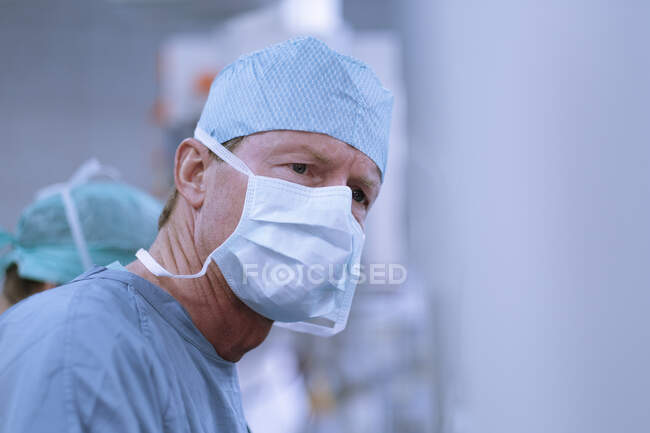 Портрет нейрохірурга в реанімації — стокове фото