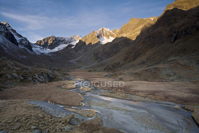 Áustria, Tirol, Stubaital, Hohes Moos na luz da manhã — Fotografia de Stock