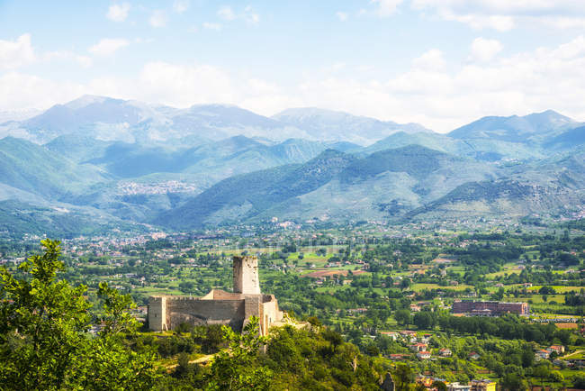 Itália, Lazio, Província de Frosinone, Cassino com Rocca Janula — Fotografia de Stock