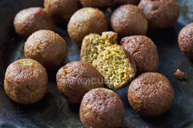 Vegan vegetable balls in pan, close-up — Stock Photo